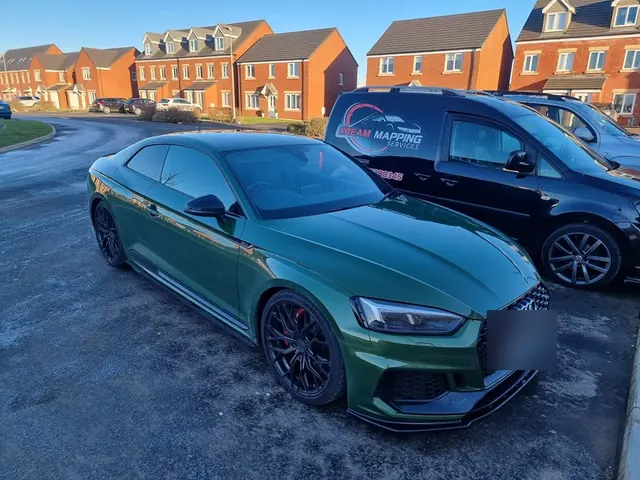 Green Audi RS5 coupé